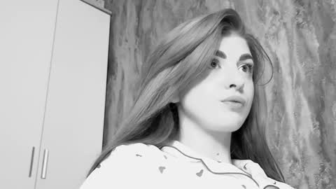 D online show from February 1, 4:00 pm