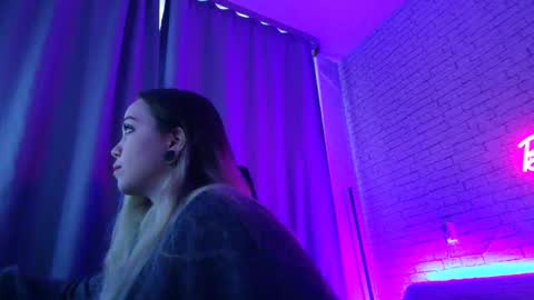 Nica online show from December 5, 5:27 am