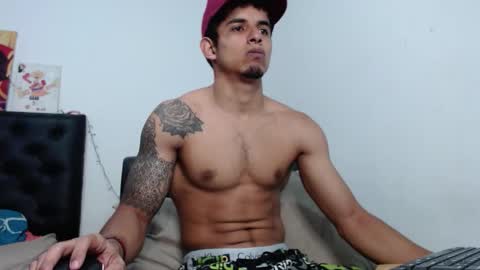 Snapshot of _crissgex_ chatting on February 25, 2:21 am crissgex online show from February 25, 2:21 am