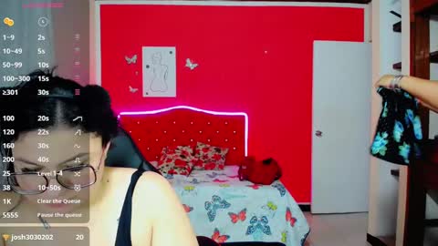 Snapshot of _curvy_mature_ chatting on December 16, 3:43 pm _curvy_mature_ online show from December 16, 3:43 pm