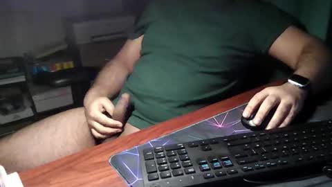 Snapshot of _daddypimp chatting on February 20, 12:40 am Paul online show from February 20, 12:40 am