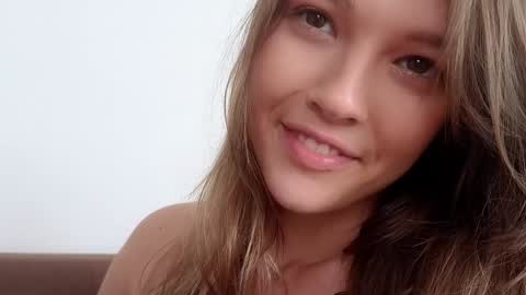 DemiDee online show from November 6, 9:43 am