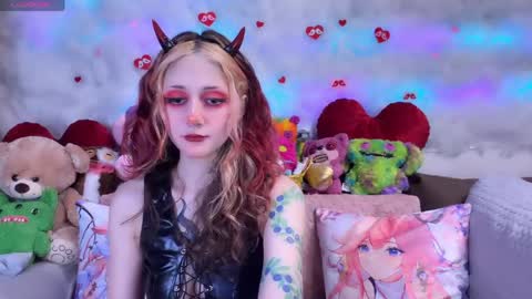 Kate online show from April 18, 6:45 pm