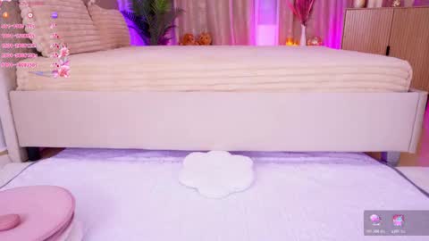 Snapshot of _diaa chatting on January 7, 7:05 pm Just Dia online show from January 7, 7:05 pm