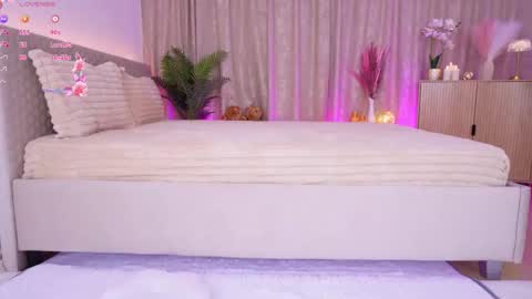 Snapshot of _diaa chatting on January 11, 6:24 pm Just Dia online show from January 11, 6:24 pm