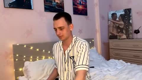 Snapshot of _dior99_ chatting on May 8, 8:58 pm DIOR END EVAN online show from May 8, 8:58 pm