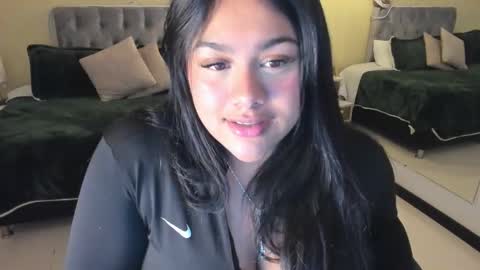 Snapshot of _dulcinea_1 chatting on October 22, 3:51 am Dulcinea online show from October 22, 3:51 am
