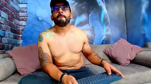 Dylan Santos online show from March 18, 10:35 pm