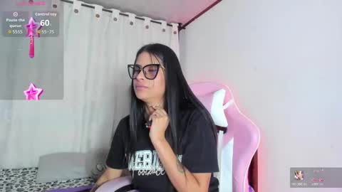 Snapshot of _elektrah chatting on November 2, 12:02 am _elektrah online show from November 2, 12:02 am