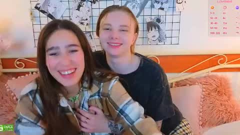 Snapshot of _eliizabeth__ chatting on May 13, 10:27 pm Lizzy online show from May 13, 10:27 pm