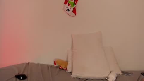 Elizabeth online show from December 15, 7:24 am