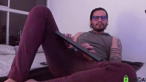  -         online show from October 18, 2:03 am