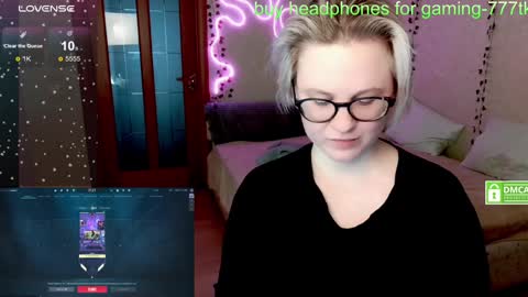 Snapshot of _elven_dreams__ chatting on January 20, 6:21 pm chloue and Gretta online show from January 20, 6:21 pm