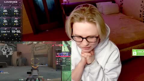 Snapshot of _elven_dreams__ chatting on February 5, 2:26 pm chloue and Gretta online show from February 5, 2:26 pm