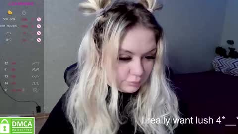 Snapshot of _elven_dreams__ chatting on February 21, 7:01 am chloue and Gretta online show from February 21, 7:01 am