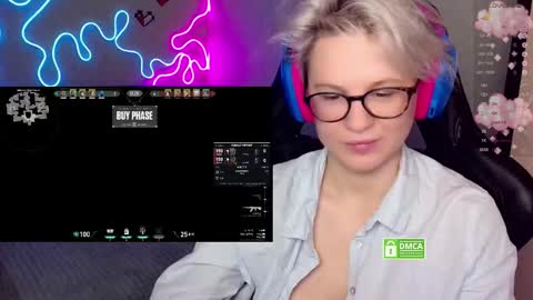 chloue and Gretta online show from November 14, 5:22 pm