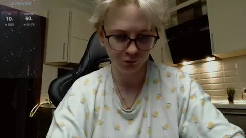 chloue and Gretta online show from July 2, 8:48 pm