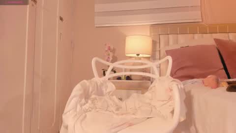 Hi Im Emily online show from January 5, 5:27 pm