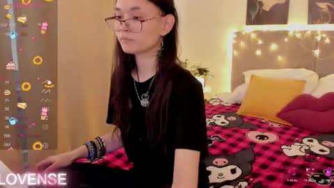 Snapshot of _emily__strike_ chatting on February 22, 10:14 am _emily__strike_ online show from February 22, 10:14 am