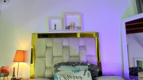 Snapshot of _emily_r chatting on January 14, 12:03 pm Isabella online show from January 14, 12:03 pm
