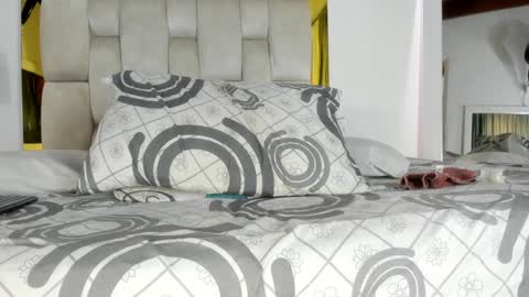 Snapshot of _emily_r chatting on January 18, 6:10 pm Isabella online show from January 18, 6:10 pm