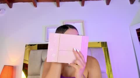 Snapshot of _emily_r chatting on January 22, 12:06 pm Isabella online show from January 22, 12:06 pm