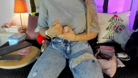 Isabella online show from December 22, 12:02 pm