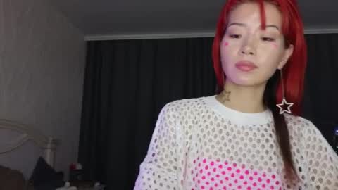 Snapshot of _eve____ chatting on December 18, 9:58 am EveEva online show from December 18, 9:58 am