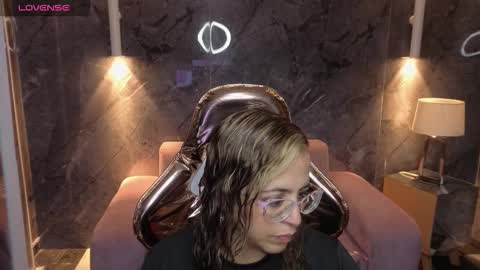  evoni  online show from January 6, 12:42 pm