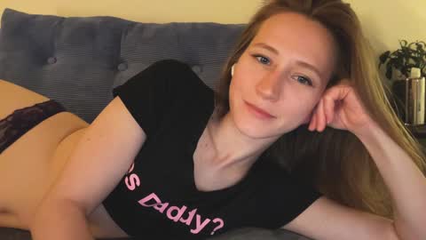 Snapshot of _feli_ chatting on February 26, 1:53 am all my social online show from February 26, 1:53 am