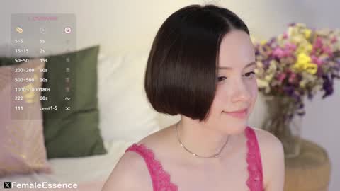 Snapshot of _female_essence_ chatting on December 2, 12:19 am Essie online show from December 2, 12:19 am