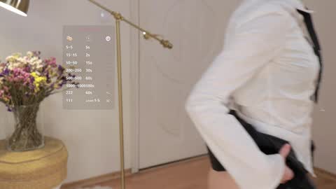 Snapshot of _female_essence_ chatting on December 12, 12:59 am Essie online show from December 12, 12:59 am