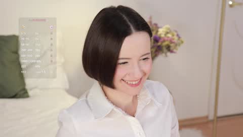 Snapshot of _female_essence_ chatting on December 21, 11:24 pm Essie online show from December 21, 11:24 pm