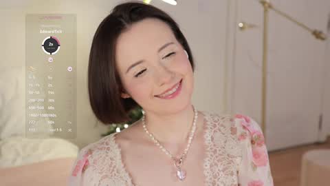 Snapshot of _female_essence_ chatting on December 23, 10:44 pm Essie online show from December 23, 10:44 pm