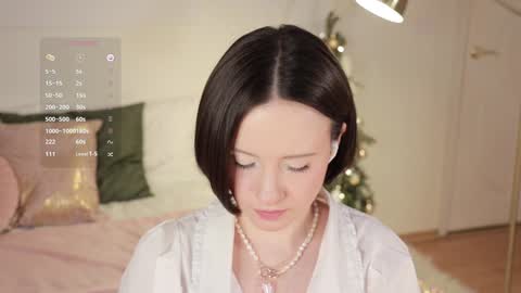 Snapshot of _female_essence_ chatting on December 30, 3:14 am Essie online show from December 30, 3:14 am