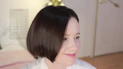 Snapshot of _female_essence_ chatting on January 6, 12:48 am Essie online show from January 6, 12:48 am