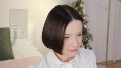 Snapshot of _female_essence_ chatting on January 19, 3:08 am Essie online show from January 19, 3:08 am