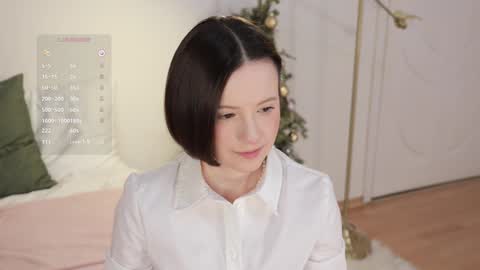 Snapshot of _female_essence_ chatting on January 20, 1:07 am Essie online show from January 20, 1:07 am