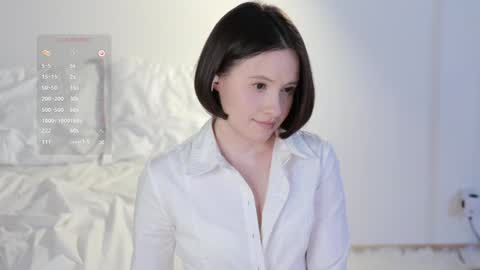 Snapshot of _female_essence_ chatting on January 29, 10:22 pm Essie online show from January 29, 10:22 pm