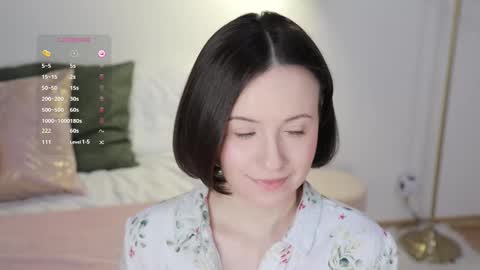 Snapshot of _female_essence_ chatting on February 13, 7:03 am Essie online show from February 13, 7:03 am