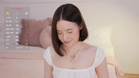 Snapshot of _female_essence_ chatting on September 11, 5:57 pm Essie online show from September 11, 5:57 pm