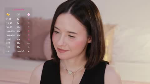 Snapshot of _female_essence_ chatting on September 12, 6:30 pm Essie online show from September 12, 6:30 pm