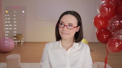 Snapshot of _female_essence_ chatting on September 22, 6:21 pm Essie online show from September 22, 6:21 pm