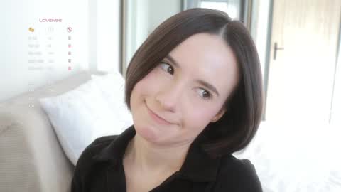 Essie  online show from March 29, 3:56 pm