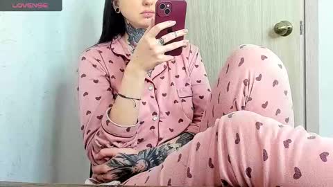 Alis online show from March 6, 2:51 pm