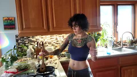 Snapshot of _frankie_rivers chatting on February 25, 11:44 pm Frankie Rivers allmylinks  online show from February 25, 11:44 pm