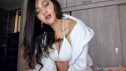 Gabby online show from December 16, 2:33 pm