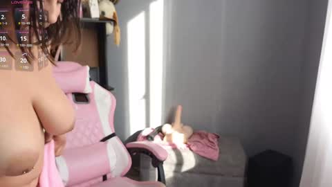 Snapshot of _gala__ chatting on January 2, 12:46 pm we are hot friends online show from January 2, 12:46 pm