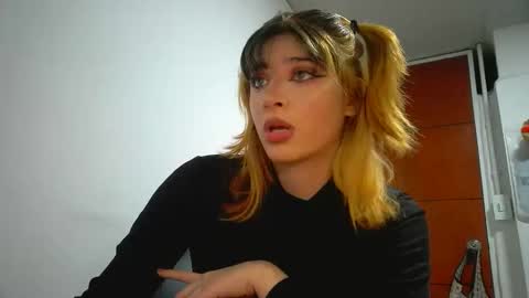 Mia-foster online show from March 4, 11:55 pm