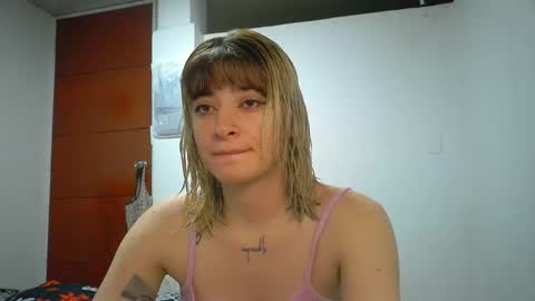 Mia-foster online show from April 9, 12:54 am